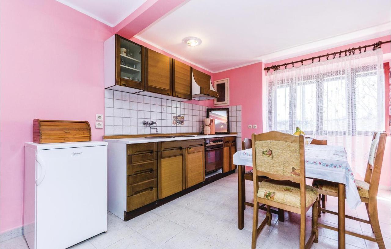 Cozy Apartment In Vrsar With Kitchen Exteriér fotografie