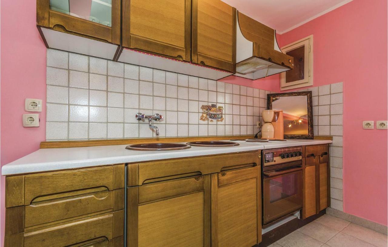 Cozy Apartment In Vrsar With Kitchen Exteriér fotografie